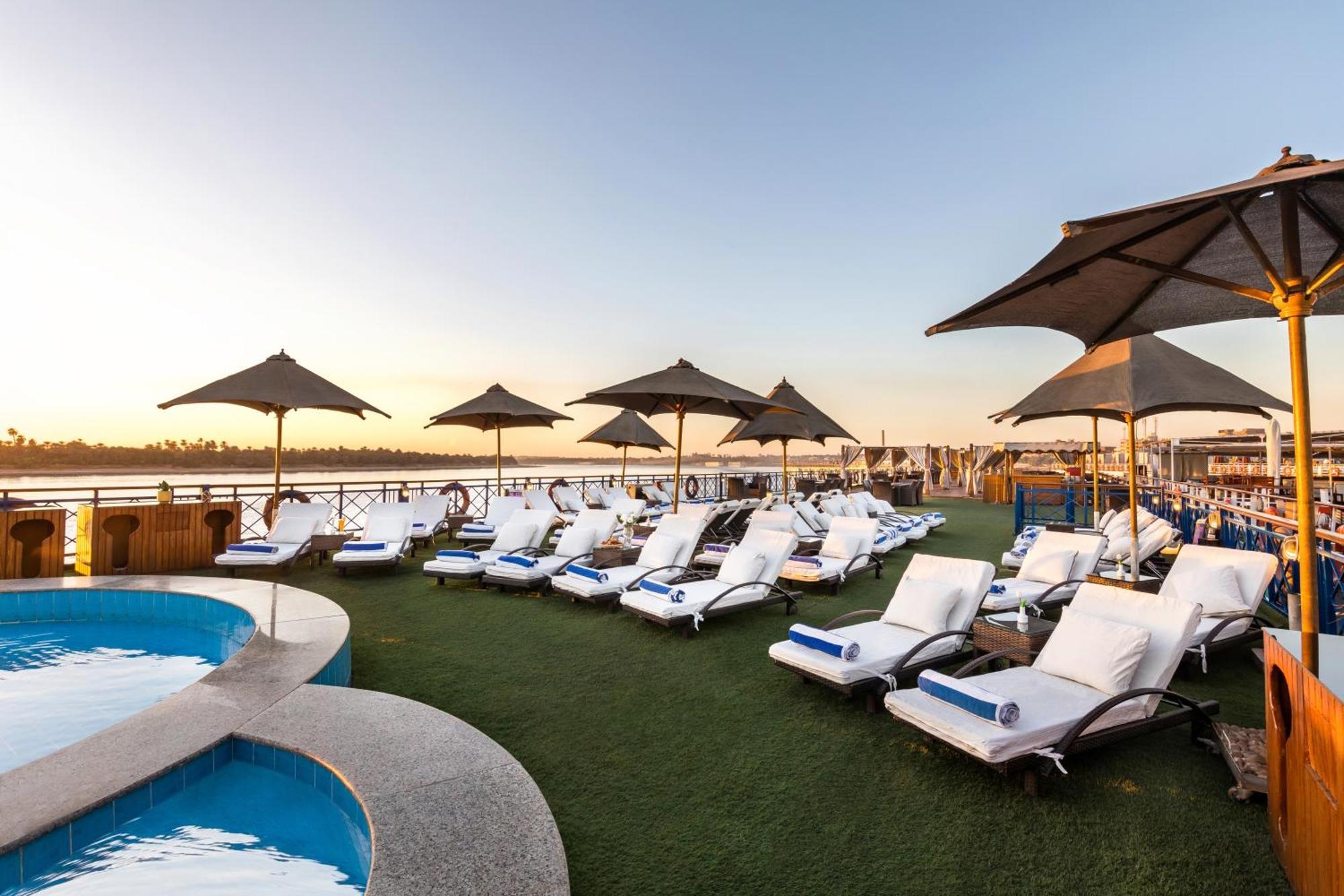 M/S Esmeralda Nile Cruise - 4 Or 7 Nights From Luxor Each Monday And 03 Nights From Aswan Each Friday Buitenkant foto