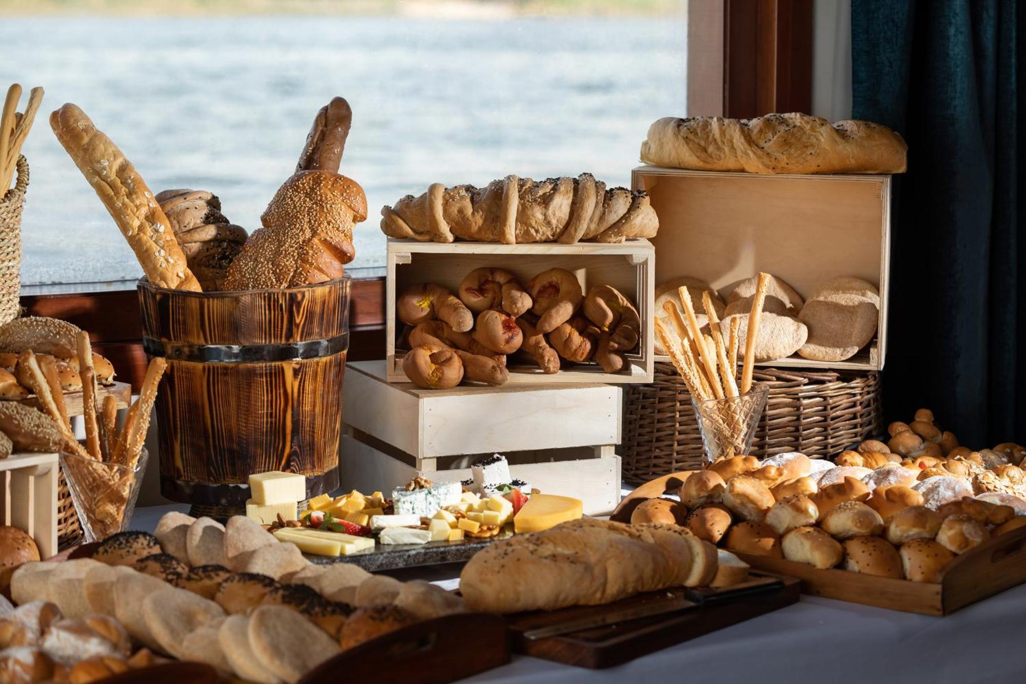 M/S Esmeralda Nile Cruise - 4 Or 7 Nights From Luxor Each Monday And 03 Nights From Aswan Each Friday Buitenkant foto